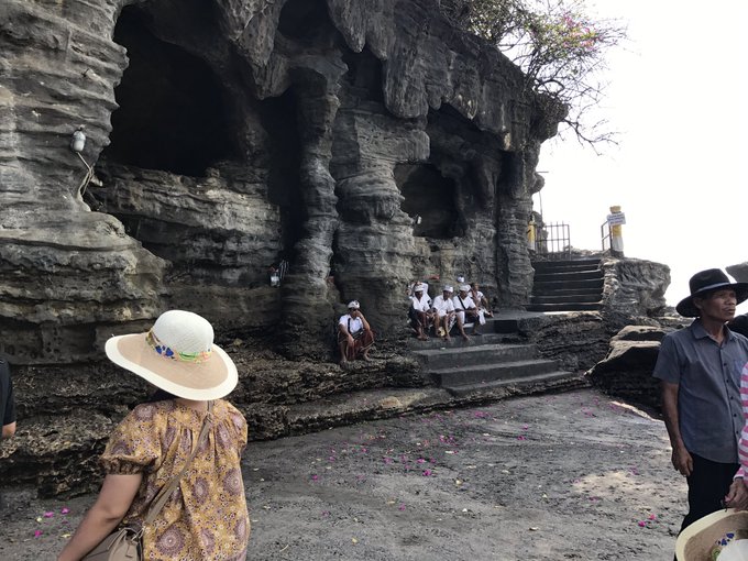 Got blessed by the holy men with holy water from Tanah Lot in Bali https://t.co/3hg6ANJ5QD<a href="/tag/jealousy"class="tags"><span>#jealousy</span></a>