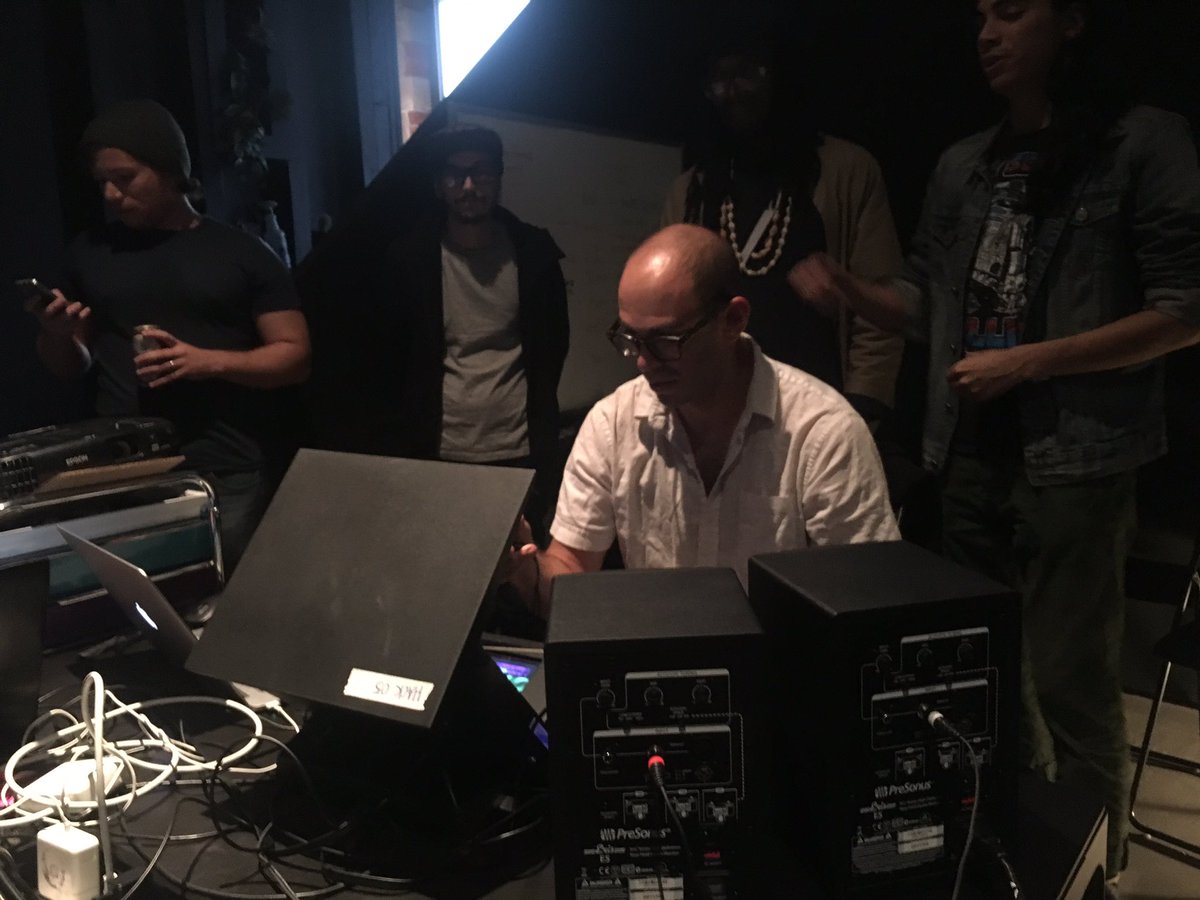 Stuido_Studios's tweet photo. Playtesting with the @LKGGlass crew! Who can beat 265 points?! #holohackathon #thefutureislit #indiedev #gamedev #madewithunity https://t.co/BBsJFkhFl3
