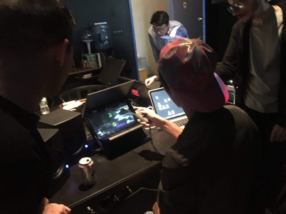 Stuido_Studios's tweet photo. Playtesting with the @LKGGlass crew! Who can beat 265 points?! #holohackathon #thefutureislit #indiedev #gamedev #madewithunity https://t.co/BBsJFkhFl3