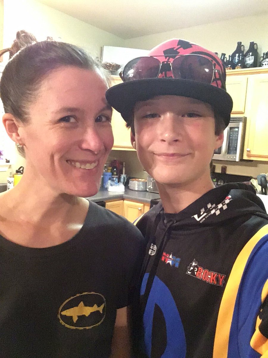 Bamjr0923's tweet image. Having an awesome time with my mom #birthsday #landedit #moms #soccermoms #bday #inthekitchen #lovemymom #mommasboy