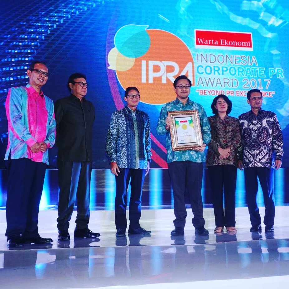 indraardiyanto's tweet photo. We're proud to announce @APRILpulp has won The Sustaining #Future Company Campaign from @WartaEkonomi #IPRA2017 https://t.co/1Wed3EMN7d