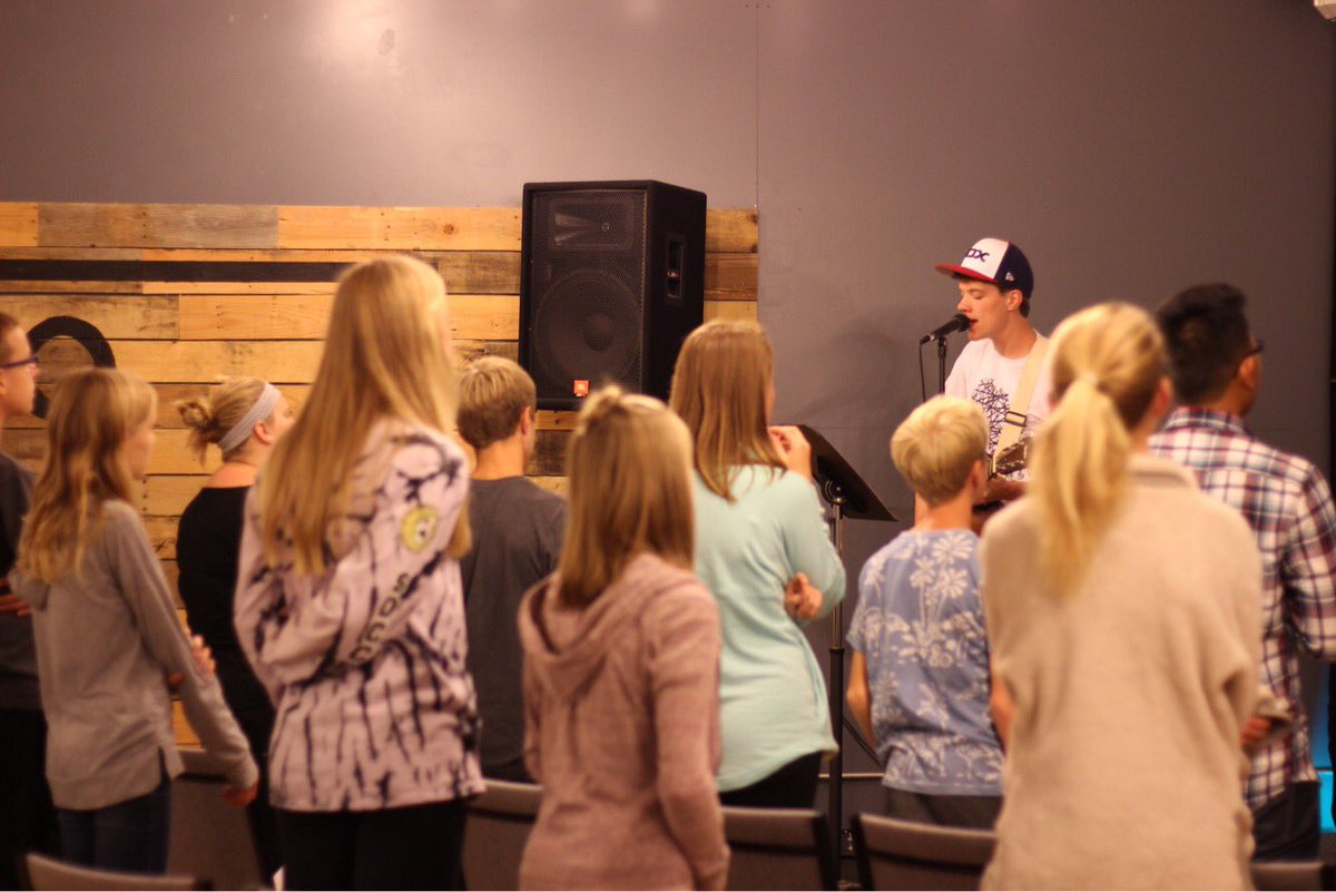 EncounterCh_ch's tweet photo. Sunday nights. #YOUTH https://t.co/zESVi369D8