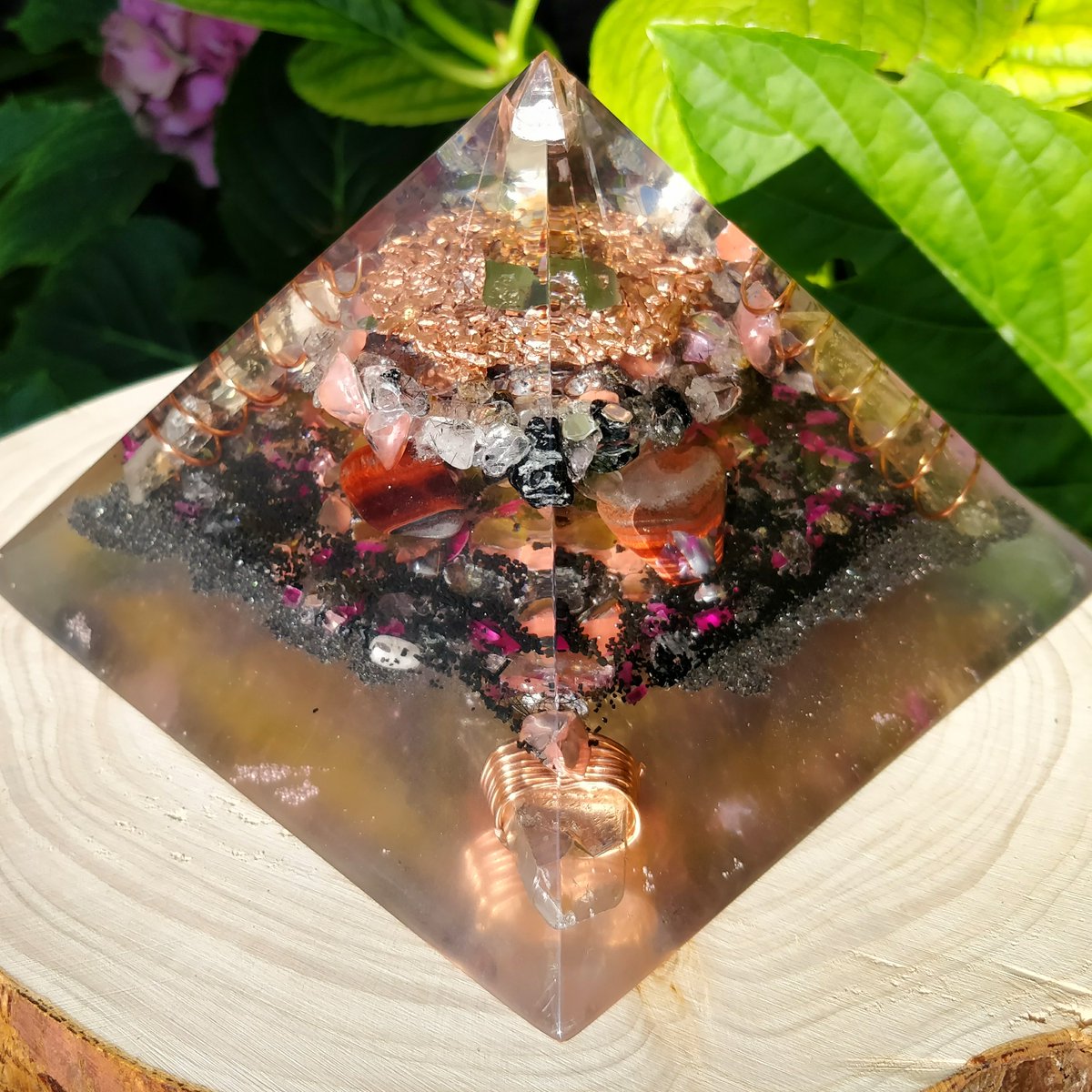 ForOrgone's tweet photo. Free Shipping now on on all orders for Orgone Pyramids https://t.co/lXtVFvmoDq #ogone #orgonite #freeshipping #reiki #chakras #meditation https://t.co/ji6iegAcDD