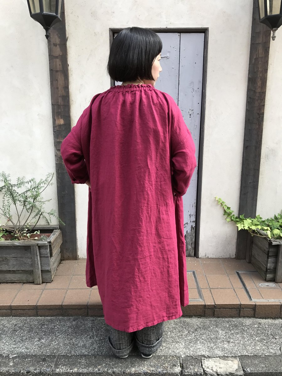 Nest Robe 吉祥寺店 以前もご好評いただいておりましたシャーリングネックワンピース 今シーズンはローズピンクとブラックで登場です とってもきれいなピンク色 首周りも少しゆったりさせ より着やすくなりました 000 Yen Tax Nestrobe