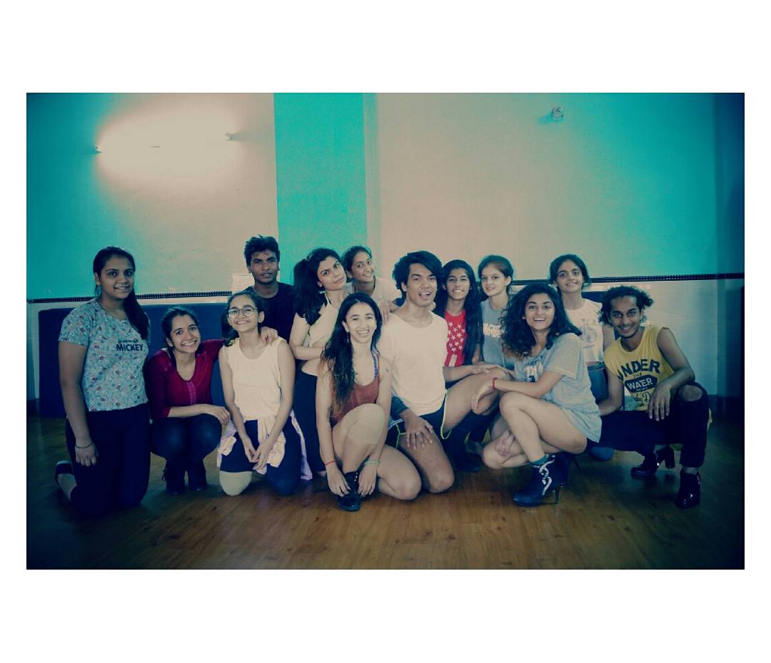 mohitrajthapa's tweet photo. First jazz on heels workshop done....
Thank you peeps for coming....
#ThatsDance #jazzonheels #meninheels #dancediaries #heels https://t.co/04hc0rVx2F