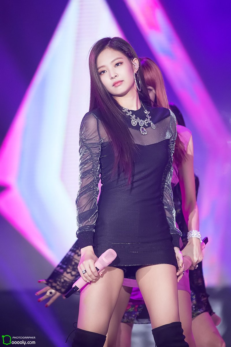 dooooly_'s tweet photo. 171001 #팬덤스쿨 #KMF #블랙핑크 #제니 직찍 by 둘리 @ygofficialblink 
#BLACKPINK #JENNIE https://t.co/a0eExtss2J