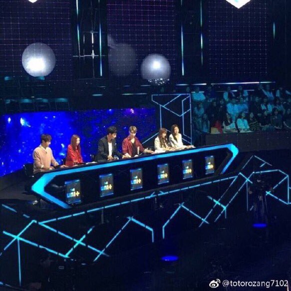 moveItm's tweet photo. OK BUT TAEMIN LOOKS SO GOOD SITTING ON THE JUDGING TABLE FOR THE UNIT https://t.co/vwOtJBAUDt