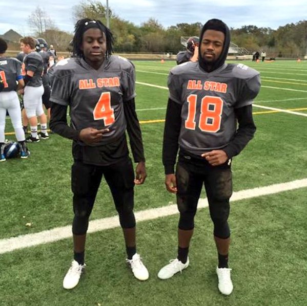 Primal_Digest's tweet photo. @coraliecooks #LocalHighSchool football players kicked off team after protest...
https://t.co/QJI3wLu4Do via chron https://t.co/50LOP0dxxz