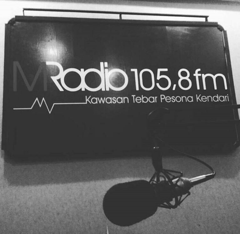 Thanks @mradiokendari atas Interviewnya semalam di Sunday Hits. 🙂