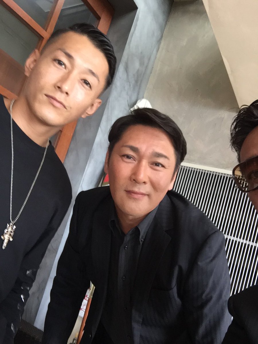 山口祥行 奥さん 写真
