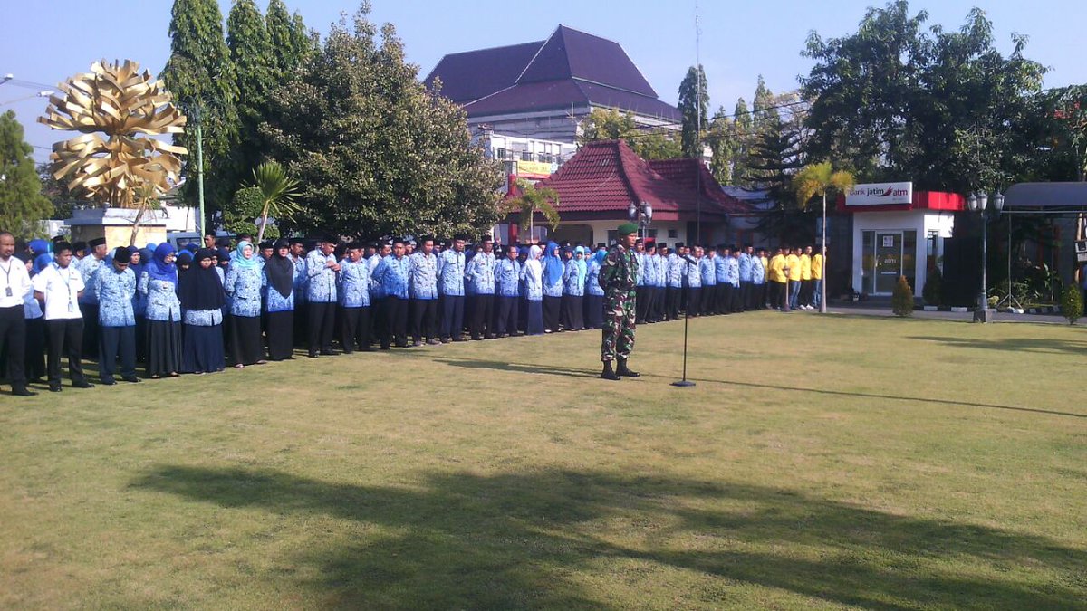 Kodim0815Mjk's tweet image. #Kasdim 0815 Mojokerto Mayor Inf Nuryakin, S.Sos mewakili Dandim 0815 Dalam Upacara Hari Kesaktian Pancasila Di Pemkot Mojokerto