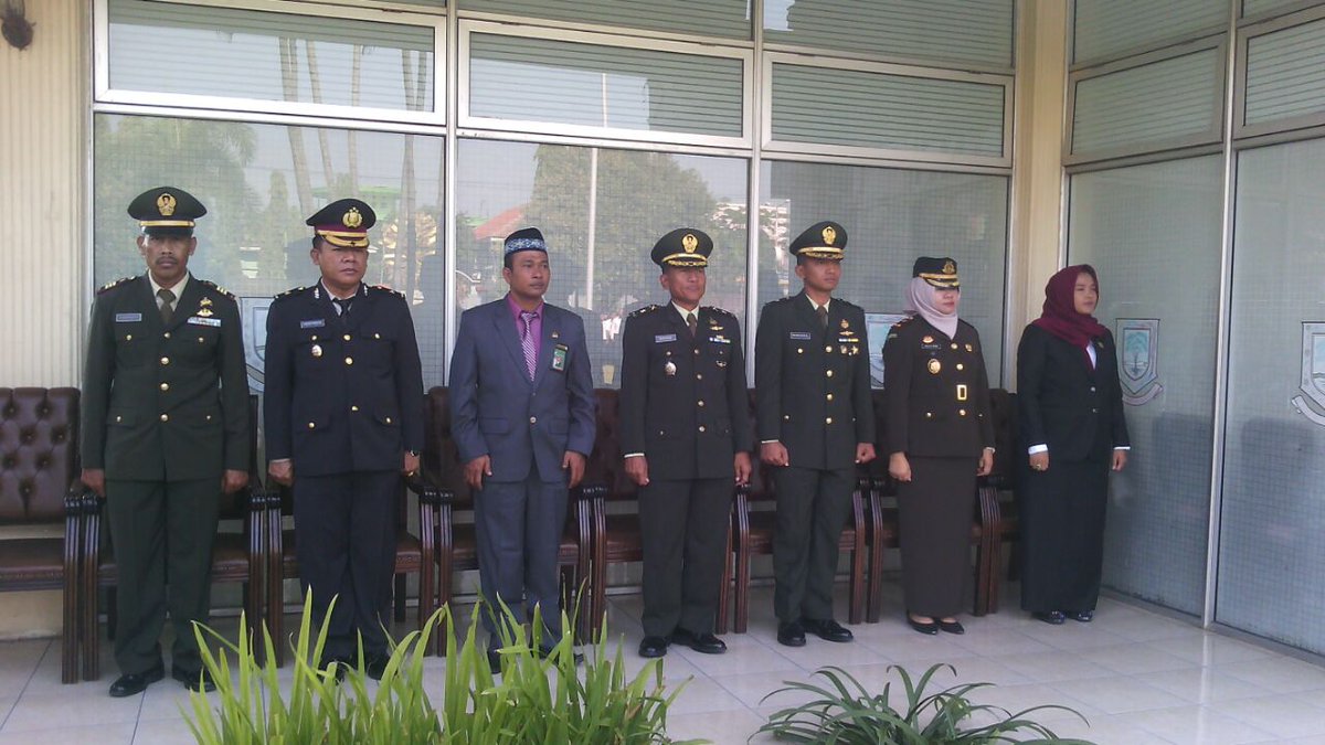 Kodim0815Mjk's tweet image. #Kasdim 0815 Mojokerto Mayor Inf Nuryakin, S.Sos mewakili Dandim 0815 Dalam Upacara Hari Kesaktian Pancasila Di Pemkot Mojokerto