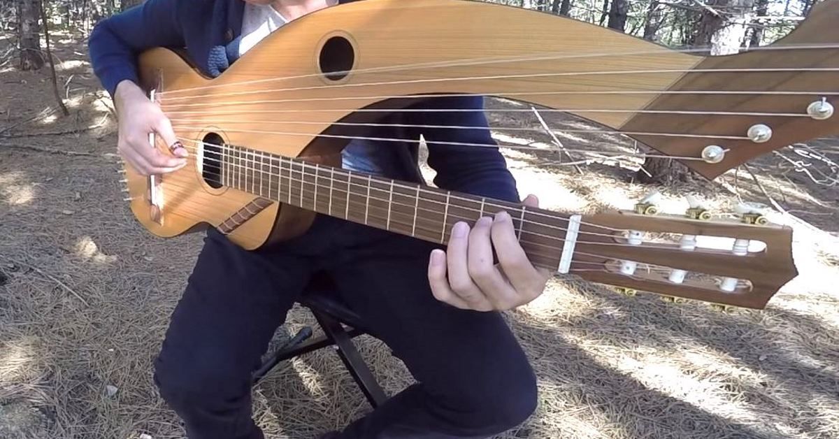 Man Plays 'Sound Of Silence' On 18-String Guitar, His Rendition Is Leaving Everyone Breathless buff.ly/2xGgiHc