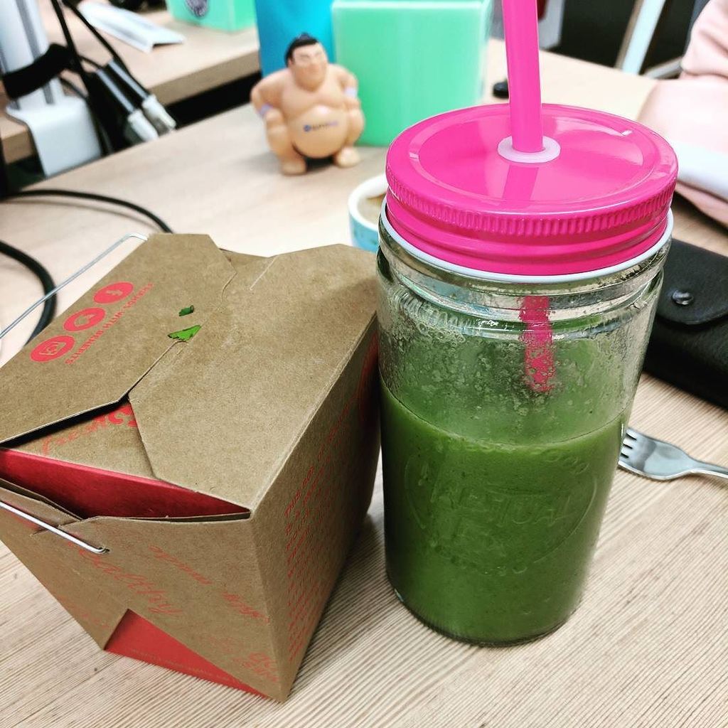 brdgtcw's tweet photo. Shout out to @habitualfix not only killing it with the awesome reusable glass smoothie containers, but also at the… https://t.co/yPhQQ0TReC https://t.co/VTf1vt7hAF