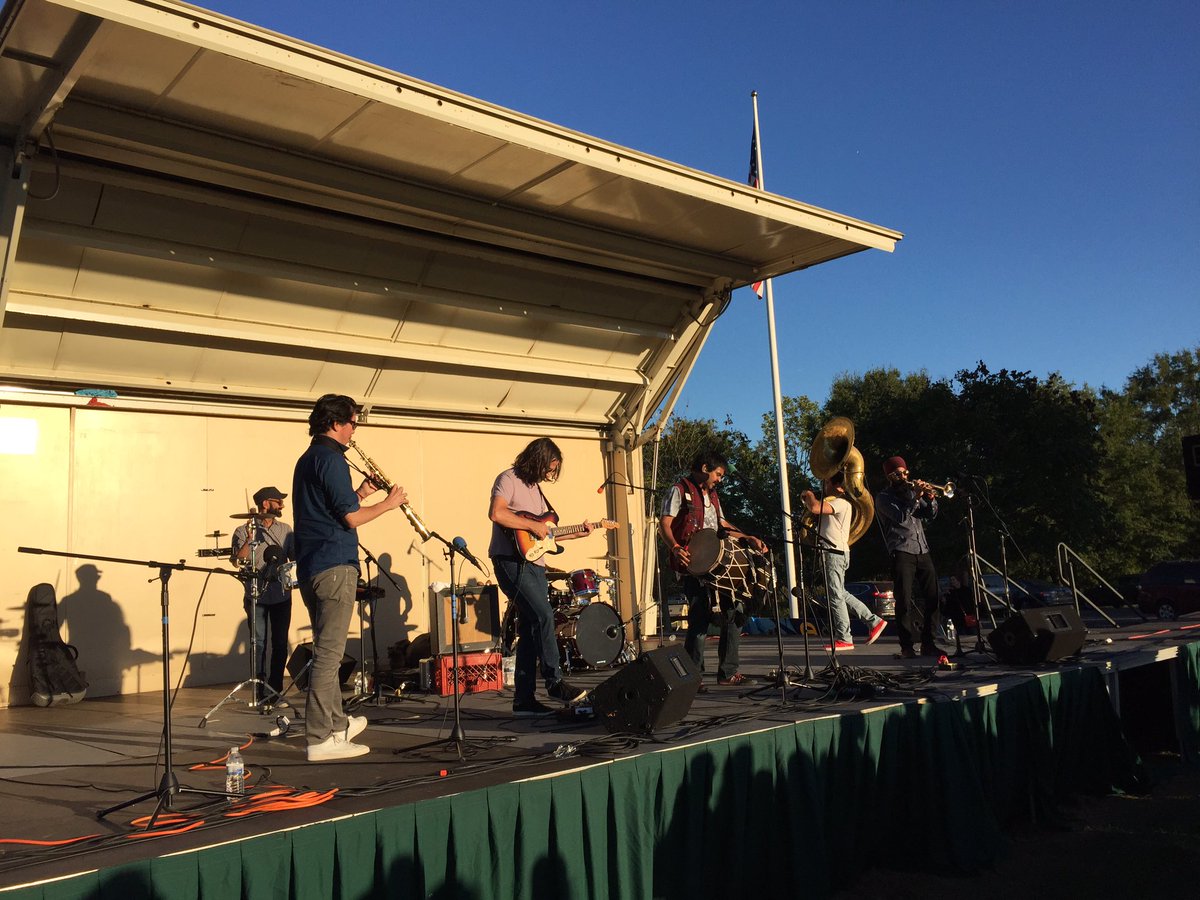 bablooji's tweet photo. Had a blast in my home town watching @redbaraat #hcworldmusicday #flemington https://t.co/am1o3fN96f