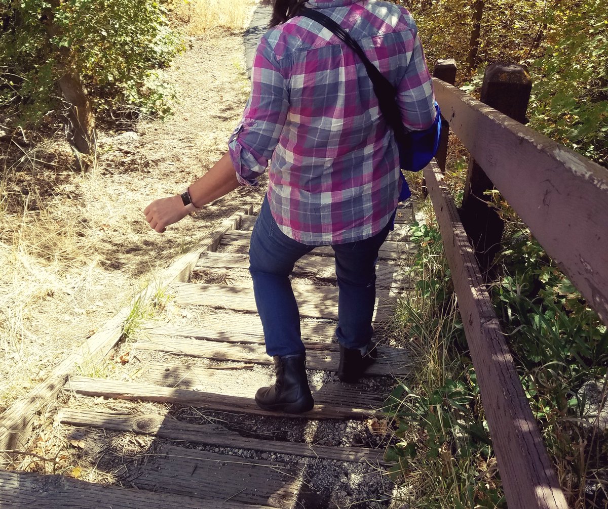 adventuregal1's tweet photo. Just in time for fall. Check out my #review of @hottershoes Whisper Boots #ad #gotfree
https://t.co/RPe8p6pX05 https://t.co/hDaLbBPKO9