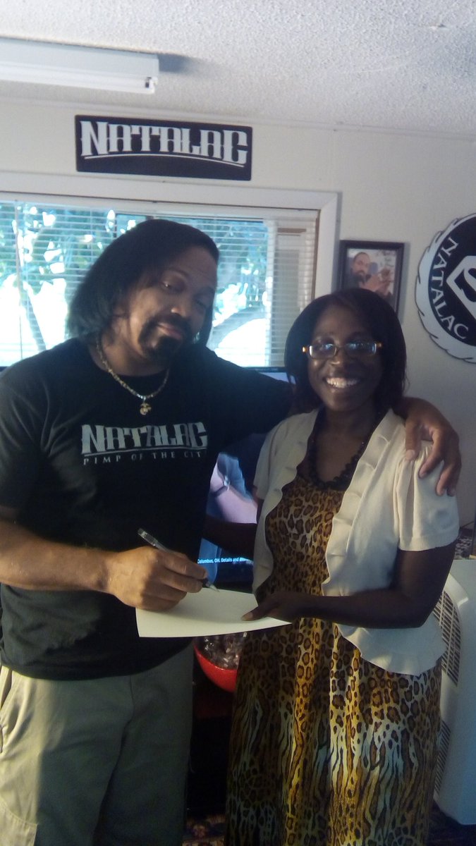 Natalac74's tweet photo. Signing Autographs in Master's Touch Hair Institute. Your Welcome Tammy, yo smile light up the room #Natalac #NatalacRecords #NatalacExpress https://t.co/khZUjYNvP1