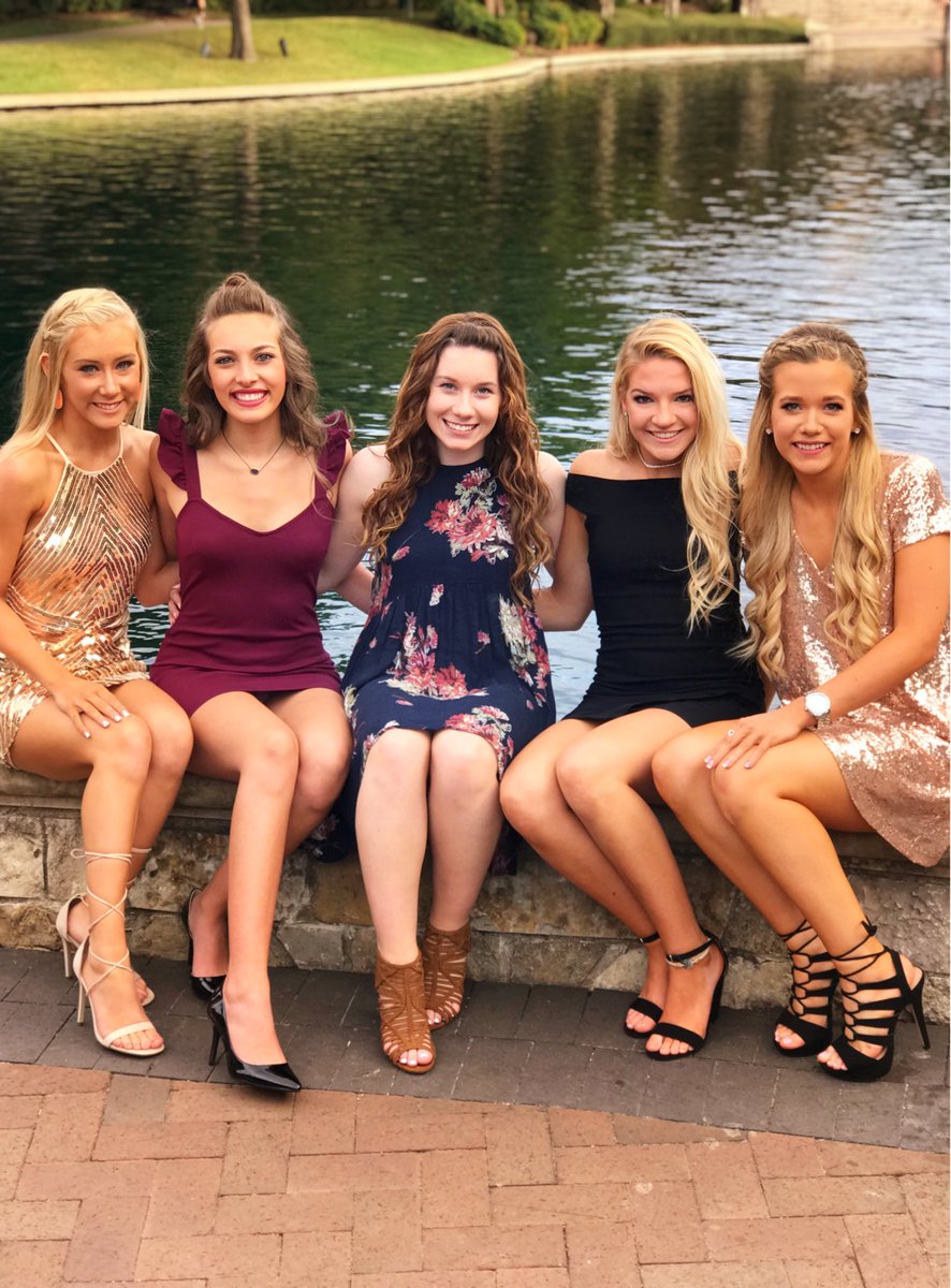 SavyHayek's tweet photo. Last homecoming with my best friends ❤️ https://t.co/ABd4lWODbk