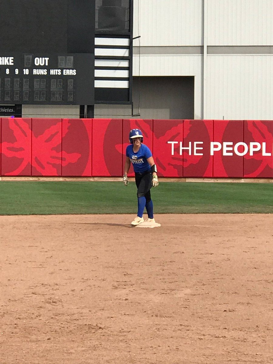 PoliticsSmoliti's tweet photo. OSU Charity Classic.The bats are en fuego w 53 hits in 5 games of fall ball and 33% are multibase hits!
#UCSB
#HitHardHitFirstHitOften https://t.co/gmRYrHQoXc