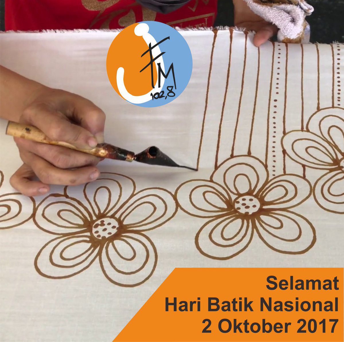 JFM1028's tweet photo. Batikku...Batikmu..
#selamatharibatiknasional 
#radiojfm 
#jfm1028 https://t.co/CXQVqCEx66