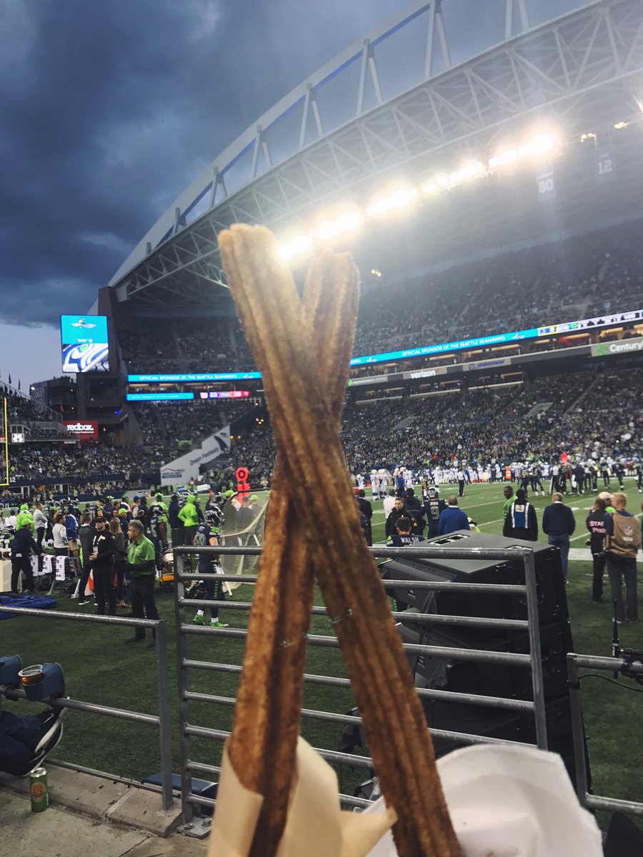 LumenField's tweet photo. Cheers to Churros! #INDvsSEA #CLFeats
๐ฝ: The Cantina
๐: Section 131 https://t.co/SGrT0Mh4Ec