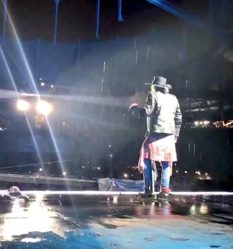 slash_arg's tweet photo. 🇦🇷👉 @Slash @GunsNRoses en estos momentos en Buenos Aires ¡ARGENTINA! @vidalito05 #NotInThisLifetime #GnFnR https://t.co/S5klobPnHE