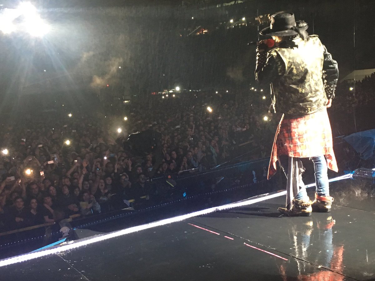 deljamesgang's tweet photo. Argentina Rain. @gunsnroses @axlrose #NotInThisLifetimeTour https://t.co/oYqrU2emEk