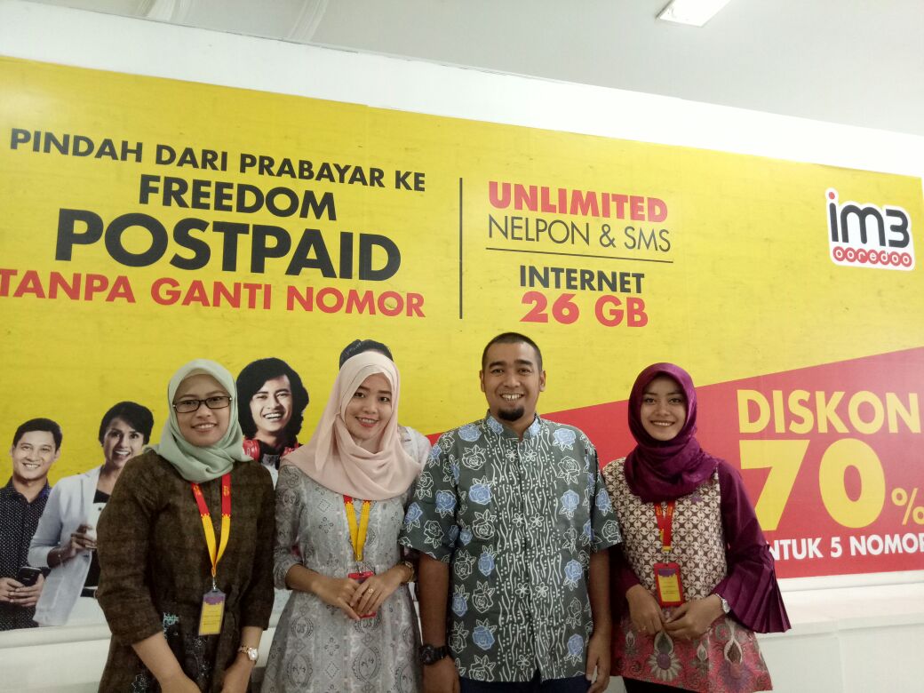 derymundari's tweet photo. Salam "Senin Berbatik" dari Kota Kretek Kudus
#KerjaSeruIndosatOoredoo #Reg https://t.co/ckQrIvbrqw
