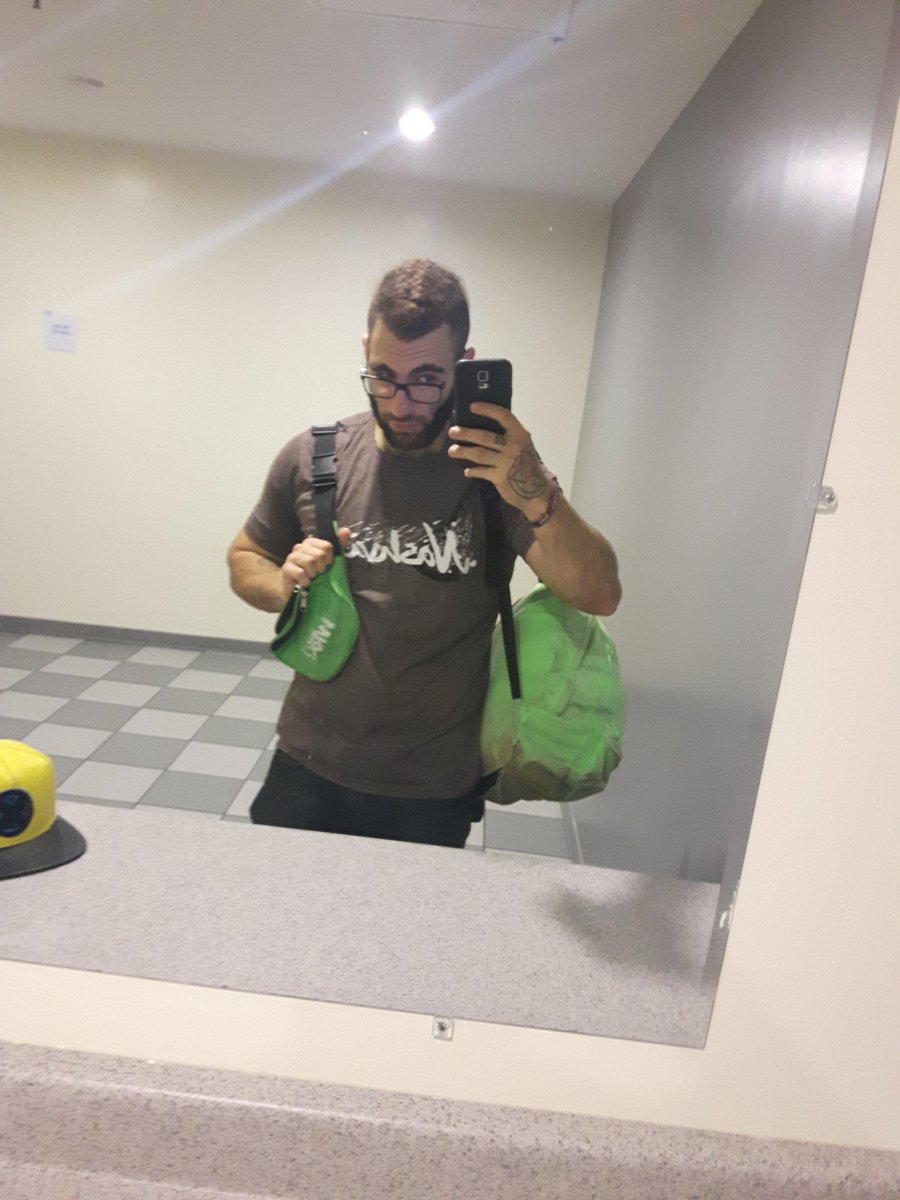 TheBrettHowett's tweet photo. @BasicallyIDoWrk cannabis still kickin but it's on it's last legs need to invest more into your match again! https://t.co/RZSCYOteEC