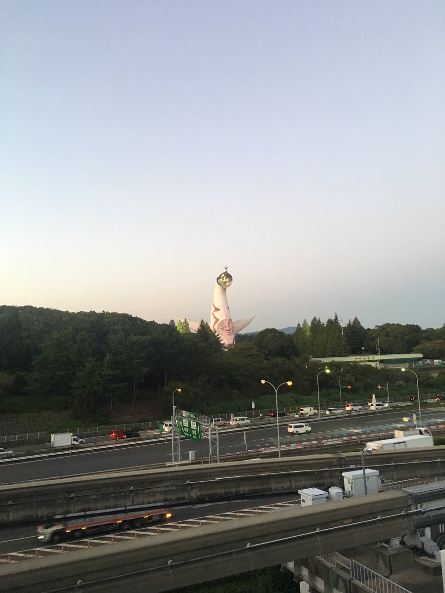 DMT0_0's tweet photo. 太陽ノ塔 https://t.co/nvXV9htqVg