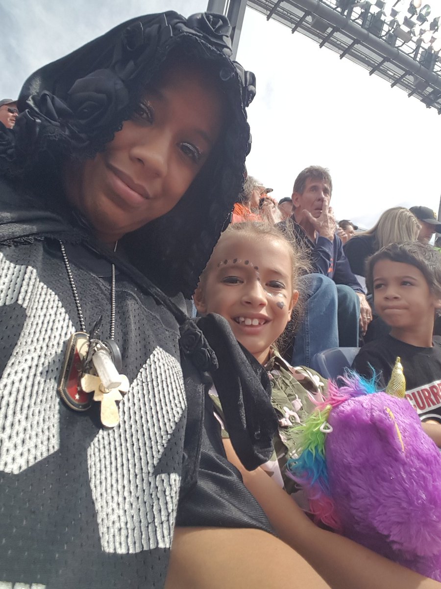Babeesluv25's tweet photo. @RAIDERS  https://t.co/1qGDTSXdfD