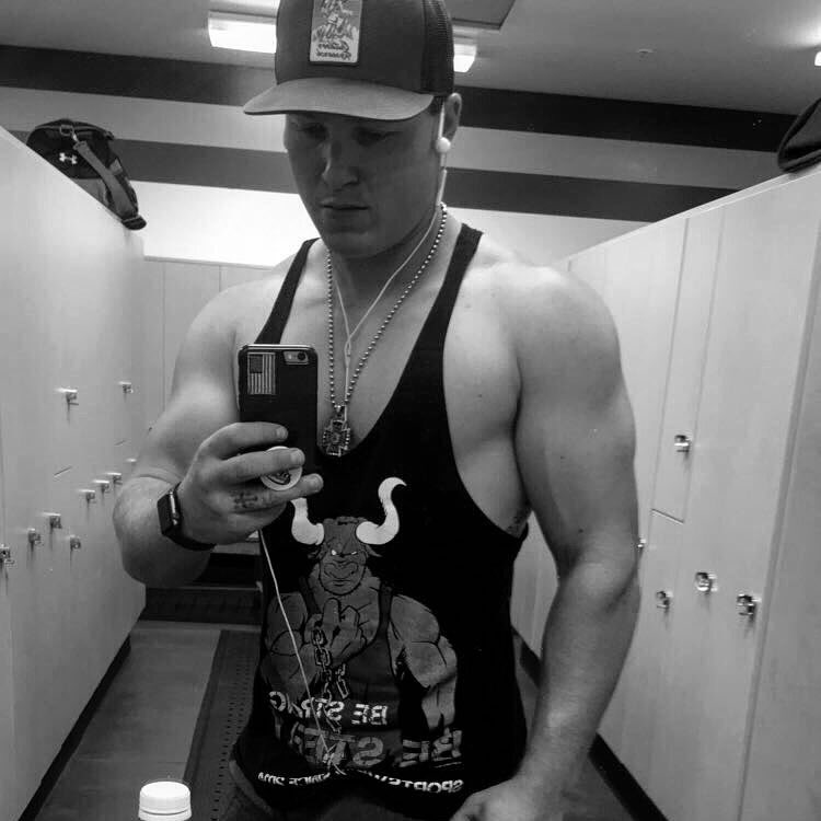 ScolariCharlie's tweet photo. New month new goals! Gonna push a little harder! #livin https://t.co/wBYxeKrv3X
