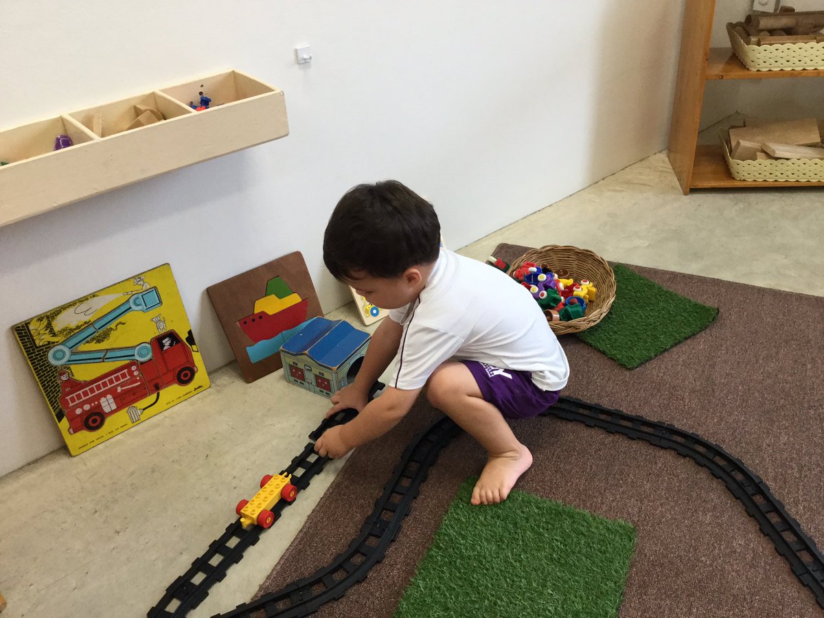 MYISJoyCon's tweet photo. We rearranged our classroom! The train tracks are a hit! https://t.co/Txj1sQHCjS