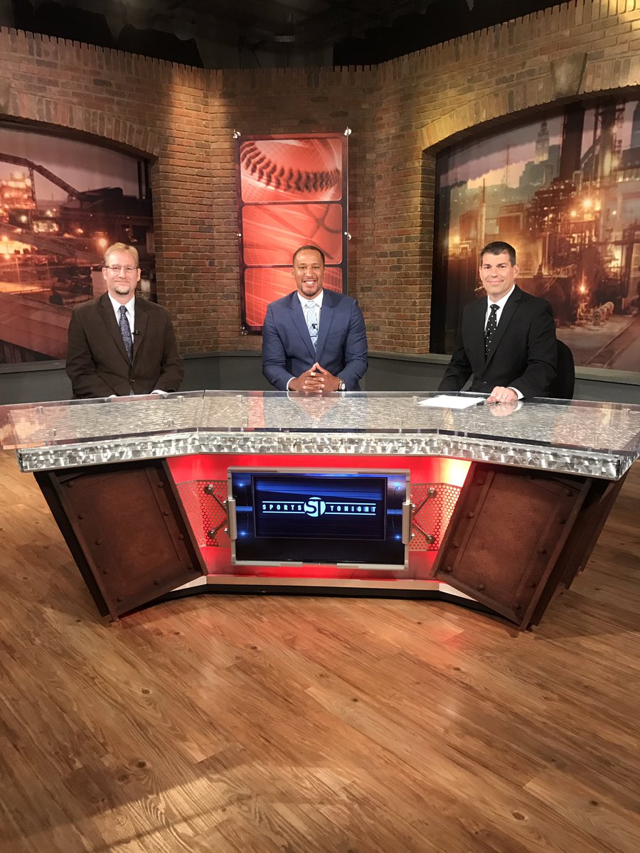 stevesanders365's tweet photo. In the studio tonight with @DaveChudowsky @ScottPetrak on Sports Tonight @WKYCSports after the @SNFonNBC Game. 

Will the Browns get a win? https://t.co/pDEWv2Kd3F