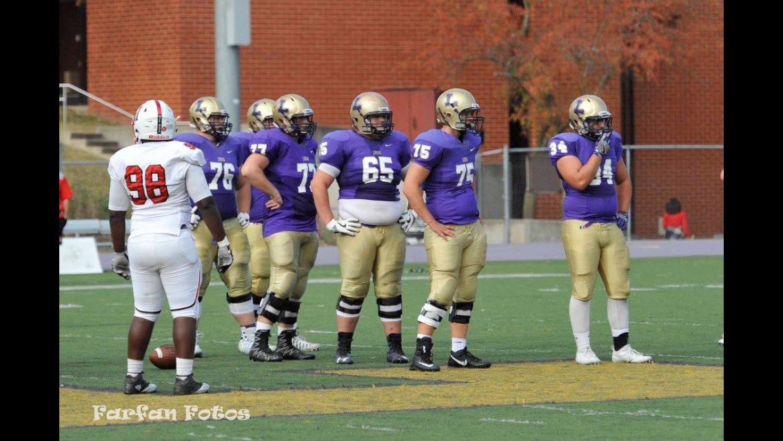 PDWalsh65's tweet photo. Great day at Loras today watching Duhawks take a JV game from Monmouth . Nice job boys. #lorasfb #duhawkW #greatsunday https://t.co/CTCkMKYW7A
