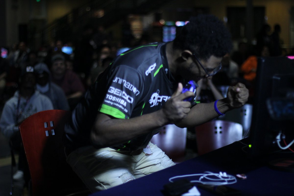 NorthwestMajors's tweet photo. "I Postulated your possibilites.." - @PunkDaGod after he takes Game 5 over Smug to make it to Grand Finals! #NWM9.5 #SFV #CPT https://t.co/cDumNZtRYf