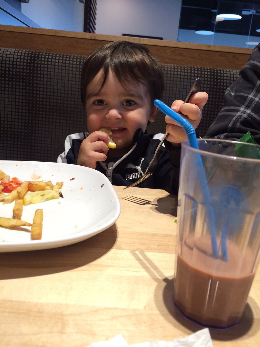 NicoleHWilson33's tweet photo. When life gives you lemons...
feed them to your kid. 🍋 https://t.co/PzzCilOk63