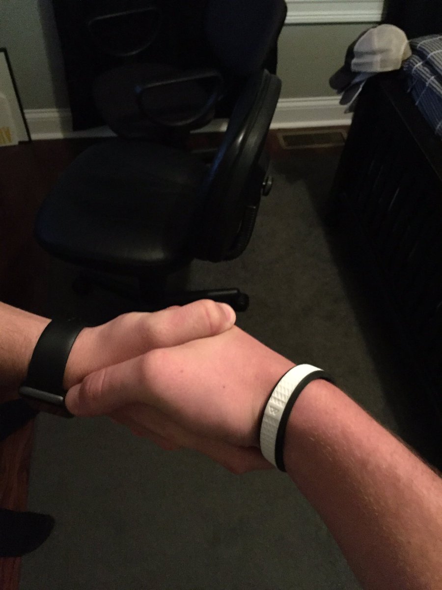 _RyanHawks's tweet photo. 300 rt's for me and @austin_hymer to dye our hair 🙃 https://t.co/N8ZY75sF1O
