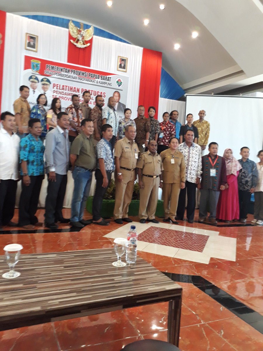 PalulunYuliana's tweet photo. Pembukaan Pelatihan Pratugas PLD se - Provinsi Papua Barat
@jokowi 
@EkoSandjojo 
@taufikmadjid71 
@tppindonesia 
@jeffrykareth https://t.co/v9iliJ116m