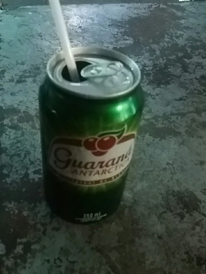 LelleHa's tweet photo. Doidona de guaraná! https://t.co/vDHnGipy63