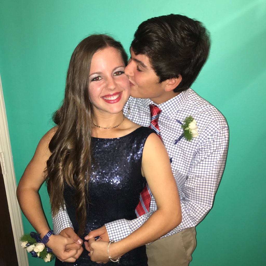 hailey_ellis13's tweet photo. #NewProfilePic https://t.co/owGUcvQXaU