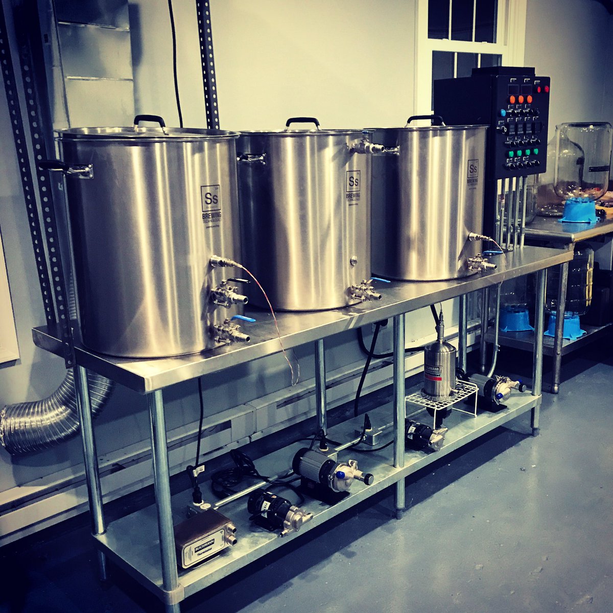 ExtremeHomebrew's tweet photo. Our brewstand! #craft #beer #craftbeer #home #brew #homebrew #homebrewing #drinklocal #extremehomebrew https://t.co/Nnq6HEVS3x