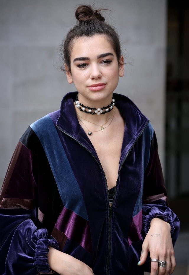 LababyCabello's tweet image. Cuando te peina tu mamá vrs te peinas tu #lupita @DUALIPA hahahahaha I Love You