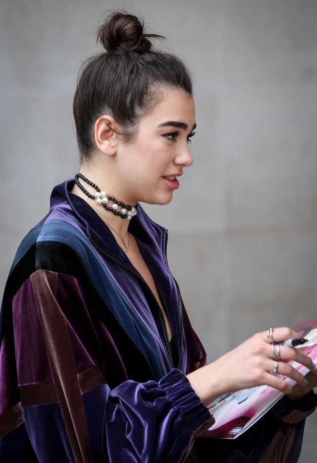 LababyCabello's tweet image. Cuando te peina tu mamá vrs te peinas tu #lupita @DUALIPA hahahahaha I Love You