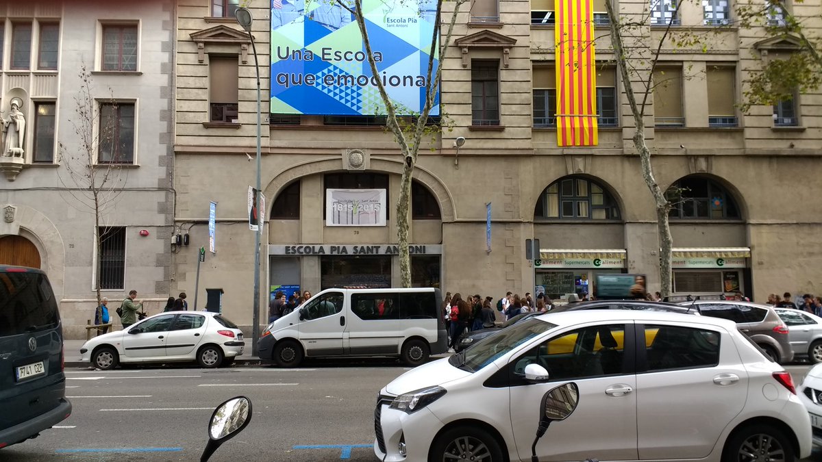 The 'Escola Pia Sant Antoni' at the service of the district since 1815. Yesterday it was raided by the police. #ProudSantAntoni