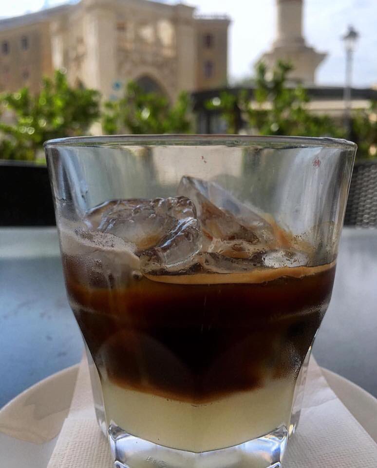 viaggiarepuglia's tweet photo. Caffè in ghiaccio con latte di mandorla ☕️ 🥄
Iniziamo al meglio questa settimana!
#WeAreinPuglia
#PugliaSentimentalJourney

📷 danielarusso82 https://t.co/xYV4kdSYfE
