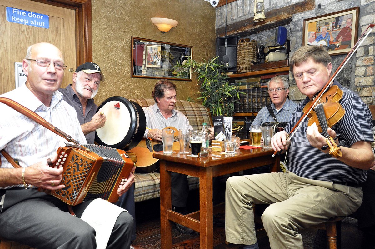 There’s no “Monday Blues” here,check out the finest “trad musicians” tonight from 9 #JamesGriffinPub #TradSessions #StayInTrim #BoyneValley