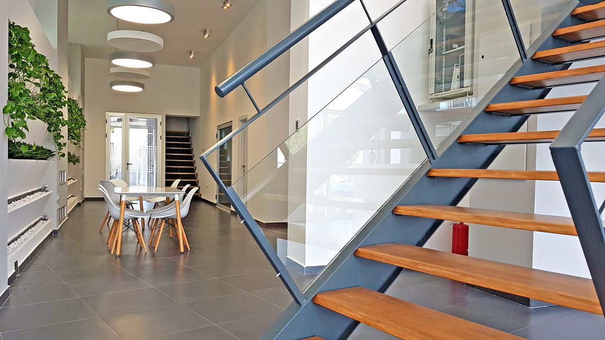 StructuraStudio's tweet image. 'ION SOLUTIONS', Novi Sad
Construction: 'Structura Concept' doo / 2017