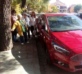 deysaford's tweet photo. Imágenes del voluntariado de Jose durante el fin de semana pasado!!!😀 #FordSundayDrive #ABGMadrid @FordSpain https://t.co/ujoMFtvn63