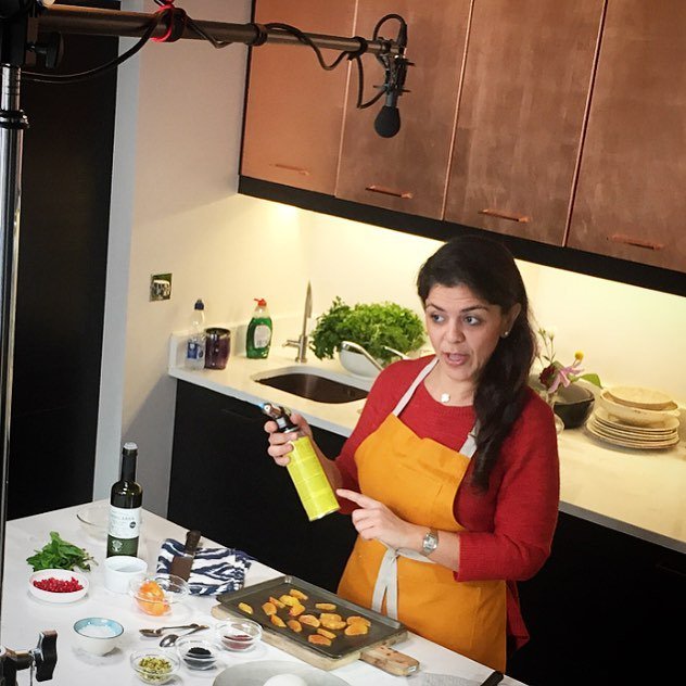 "For my next recipe... take one blow torch...." - last week's shoot with <a href="/yodomo/">yodomo</a>.co &amp; obsessed with my @enrichande… ift.tt/2g3Yewy